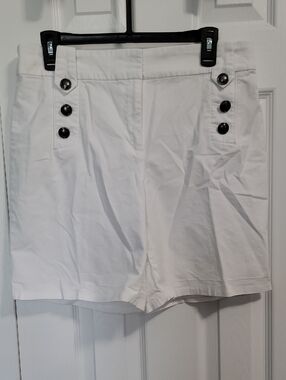 Talbots White Size 8 Button-Accent Bermuda Shorts